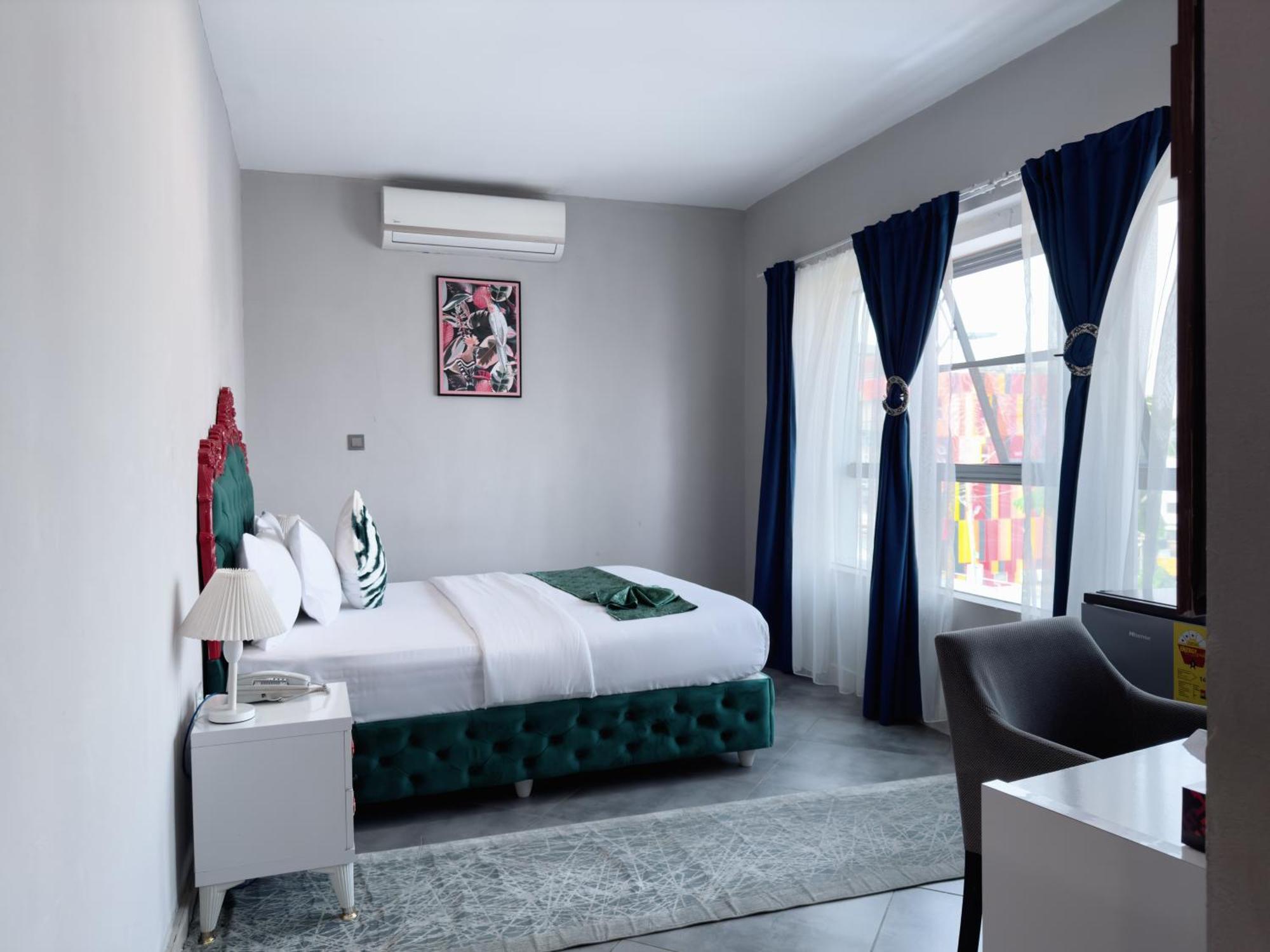 Euro Homes Hotel Accra Extérieur photo