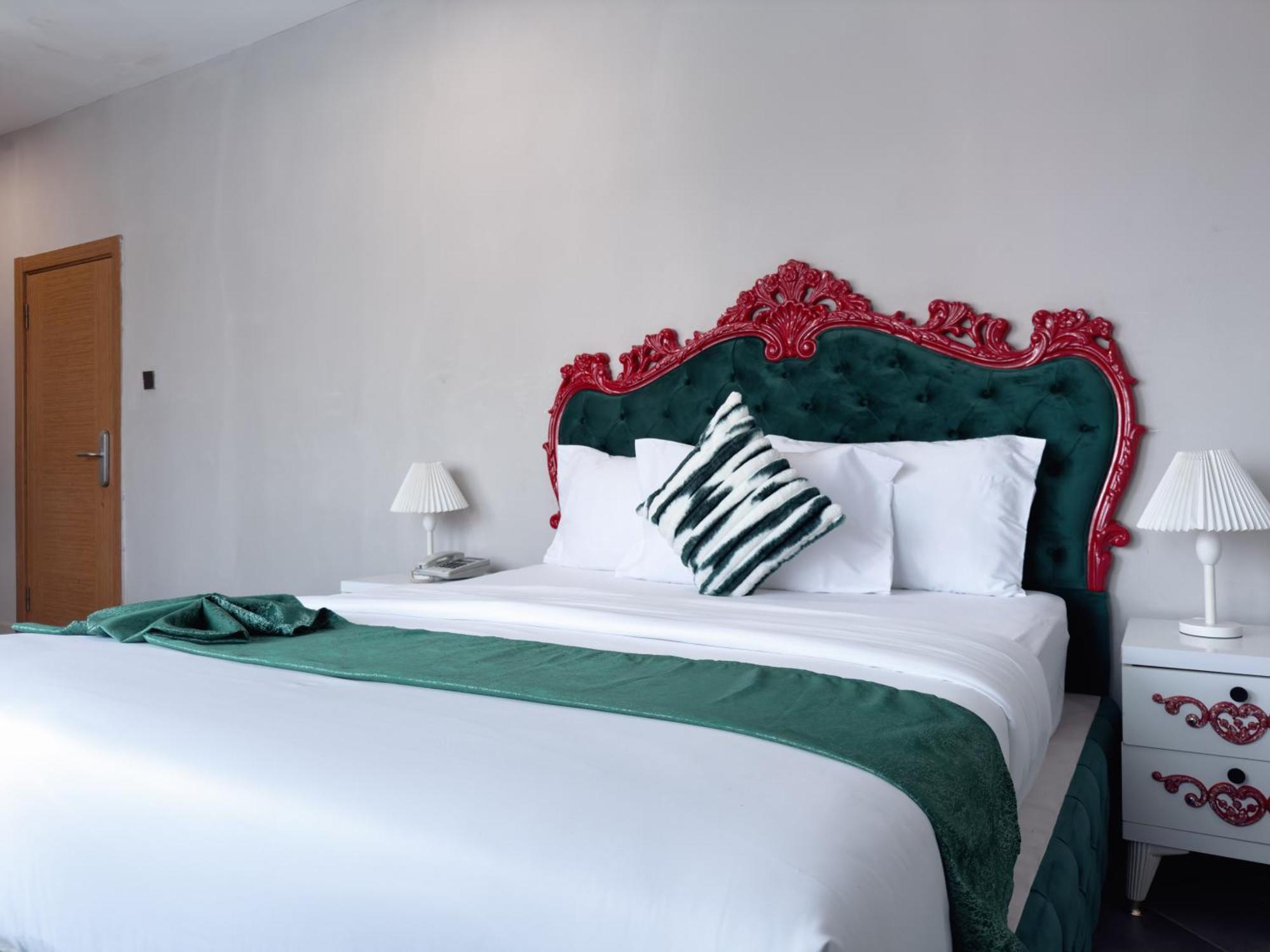 Euro Homes Hotel Accra Extérieur photo