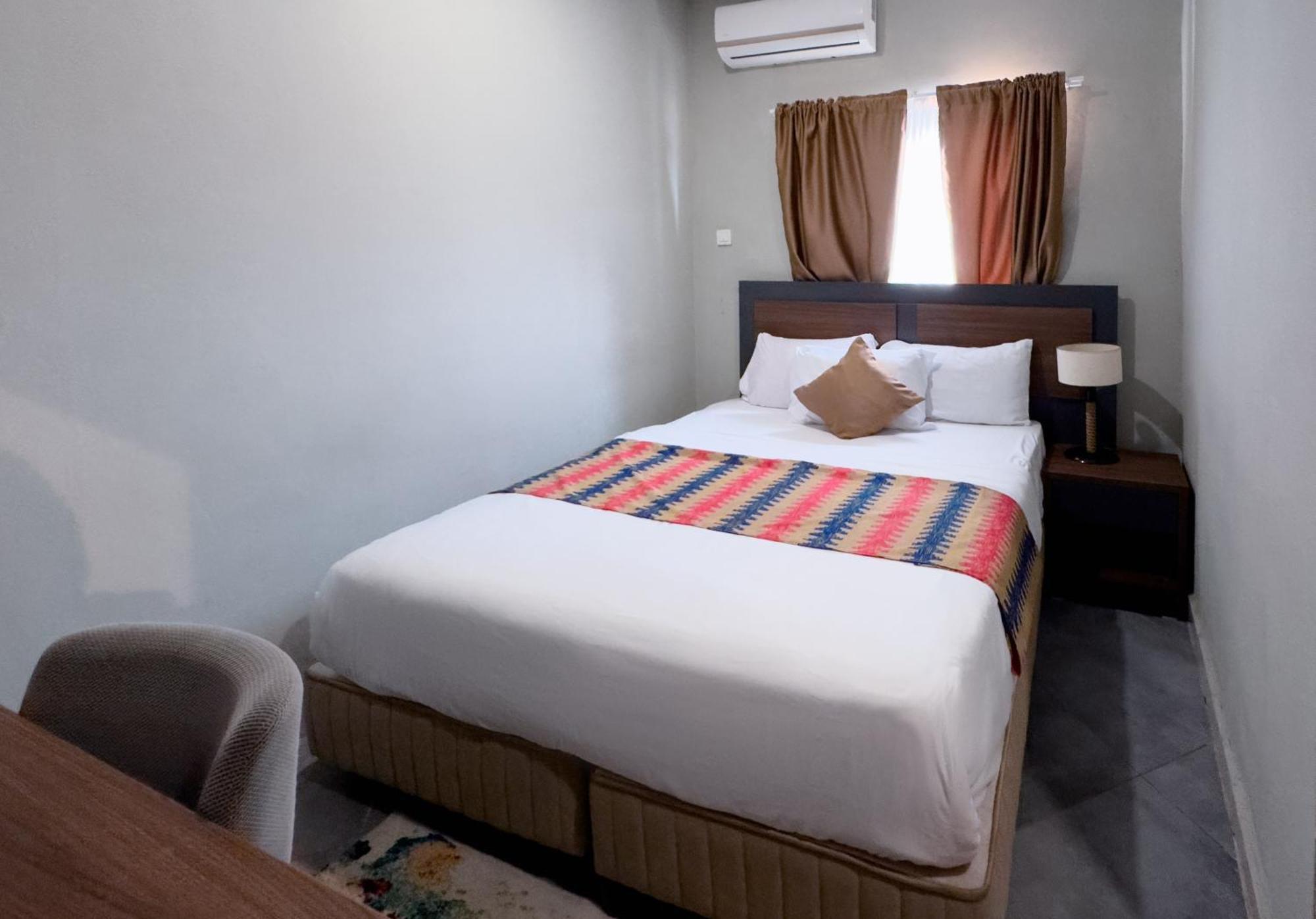 Euro Homes Hotel Accra Extérieur photo