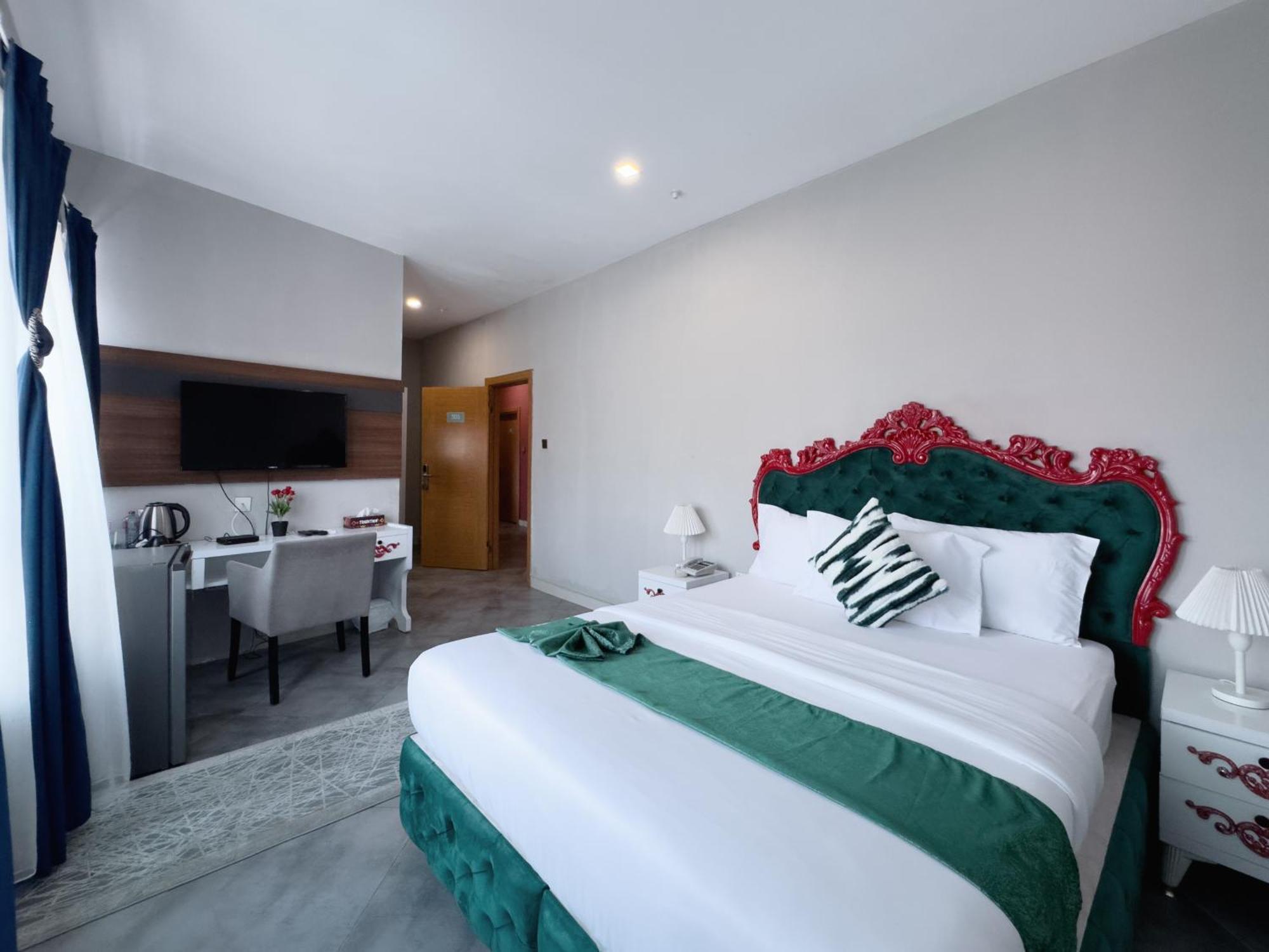 Euro Homes Hotel Accra Extérieur photo