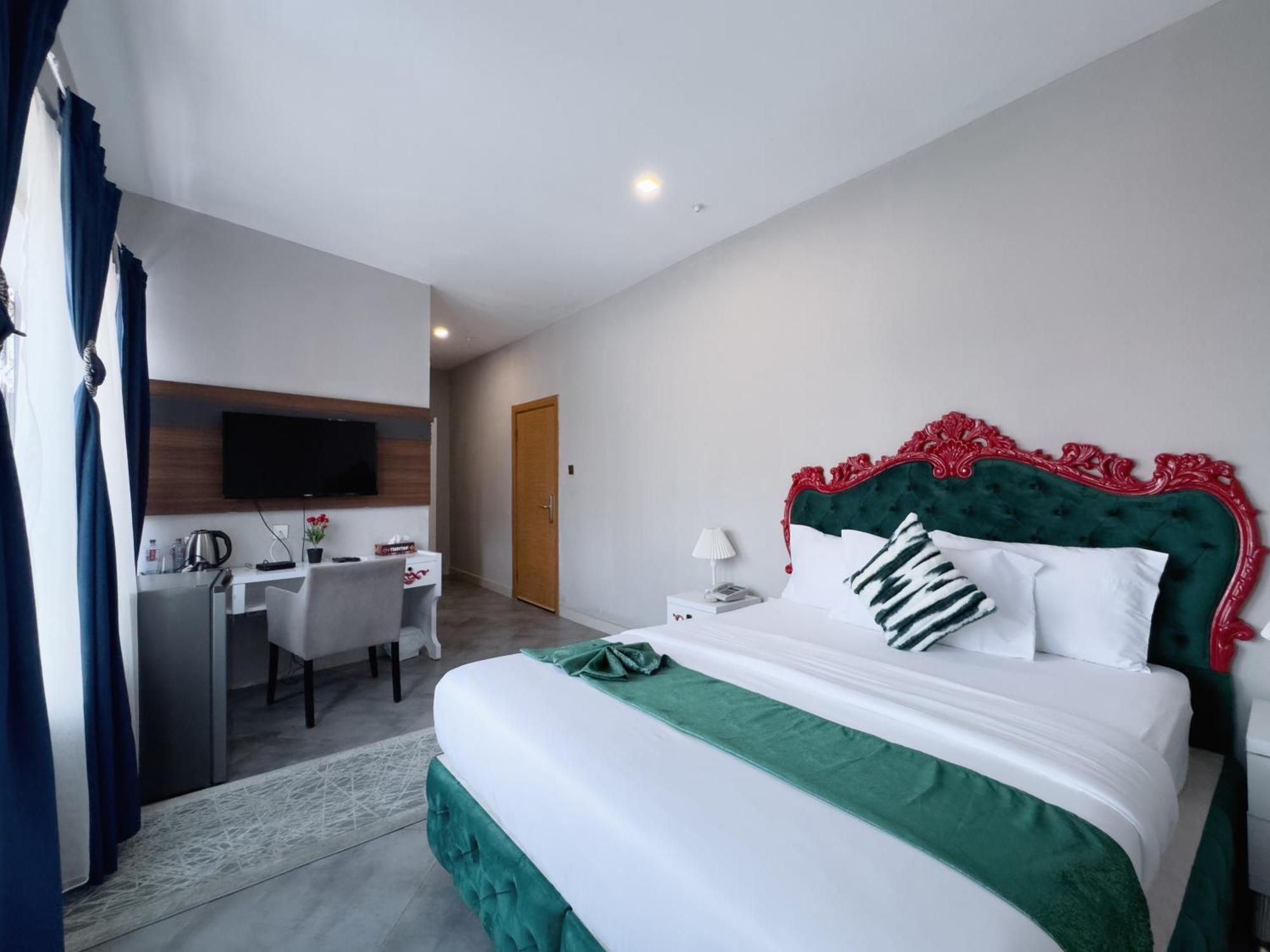 Euro Homes Hotel Accra Extérieur photo