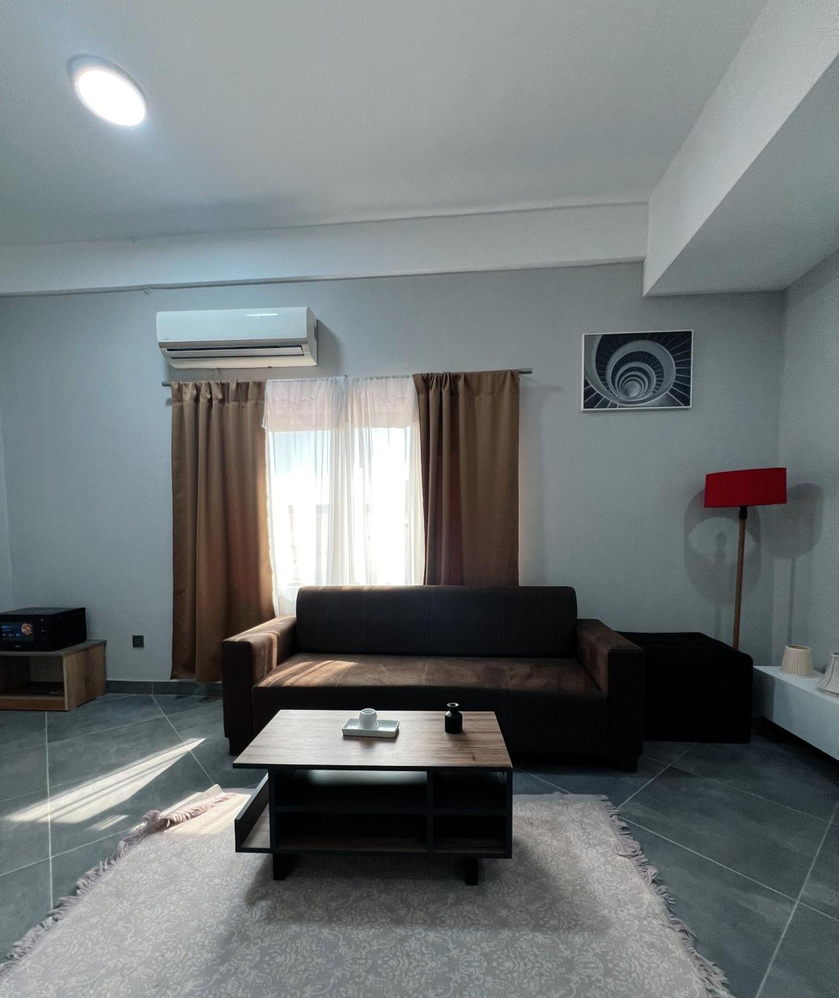 Euro Homes Hotel Accra Extérieur photo