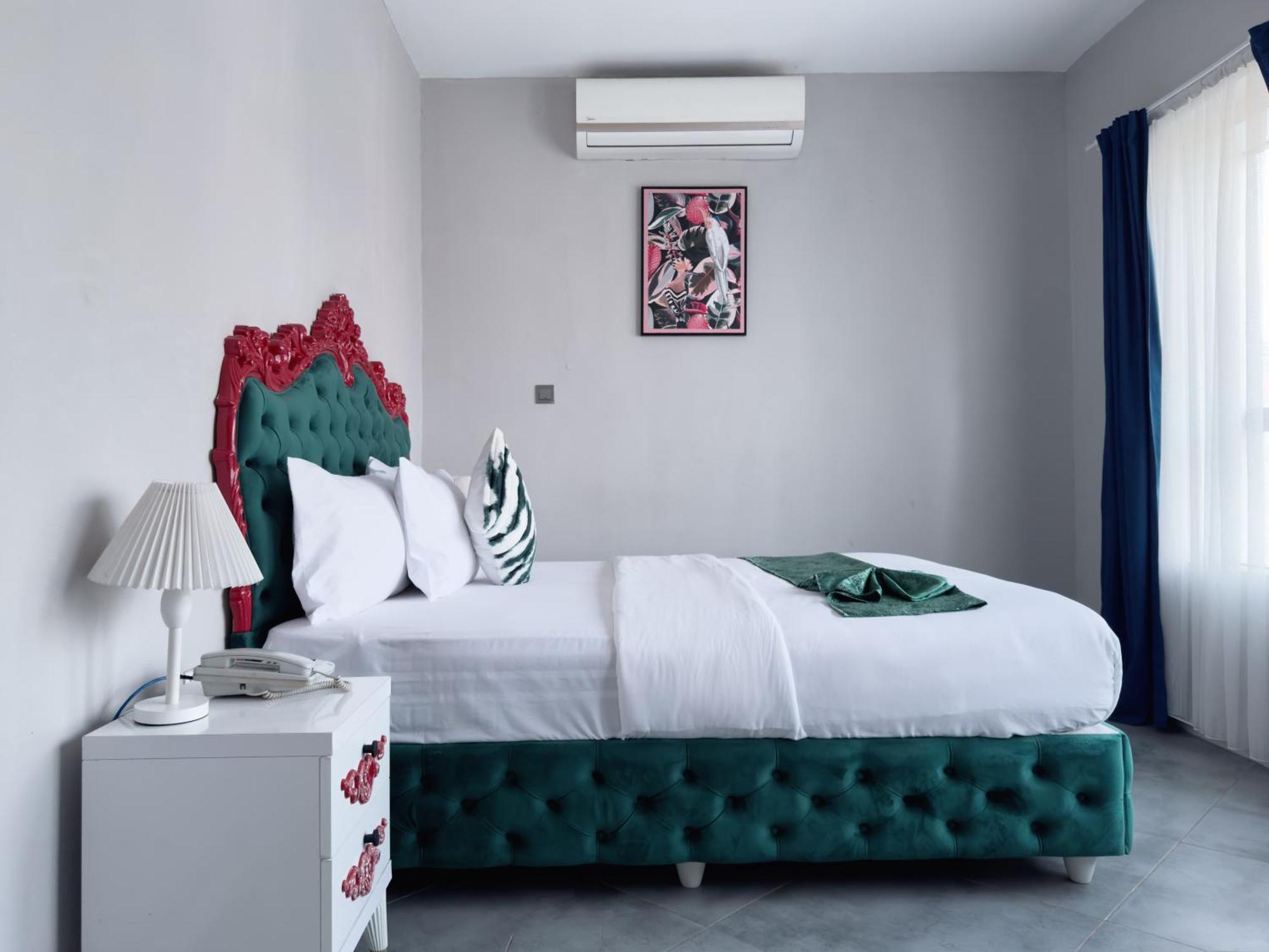 Euro Homes Hotel Accra Extérieur photo