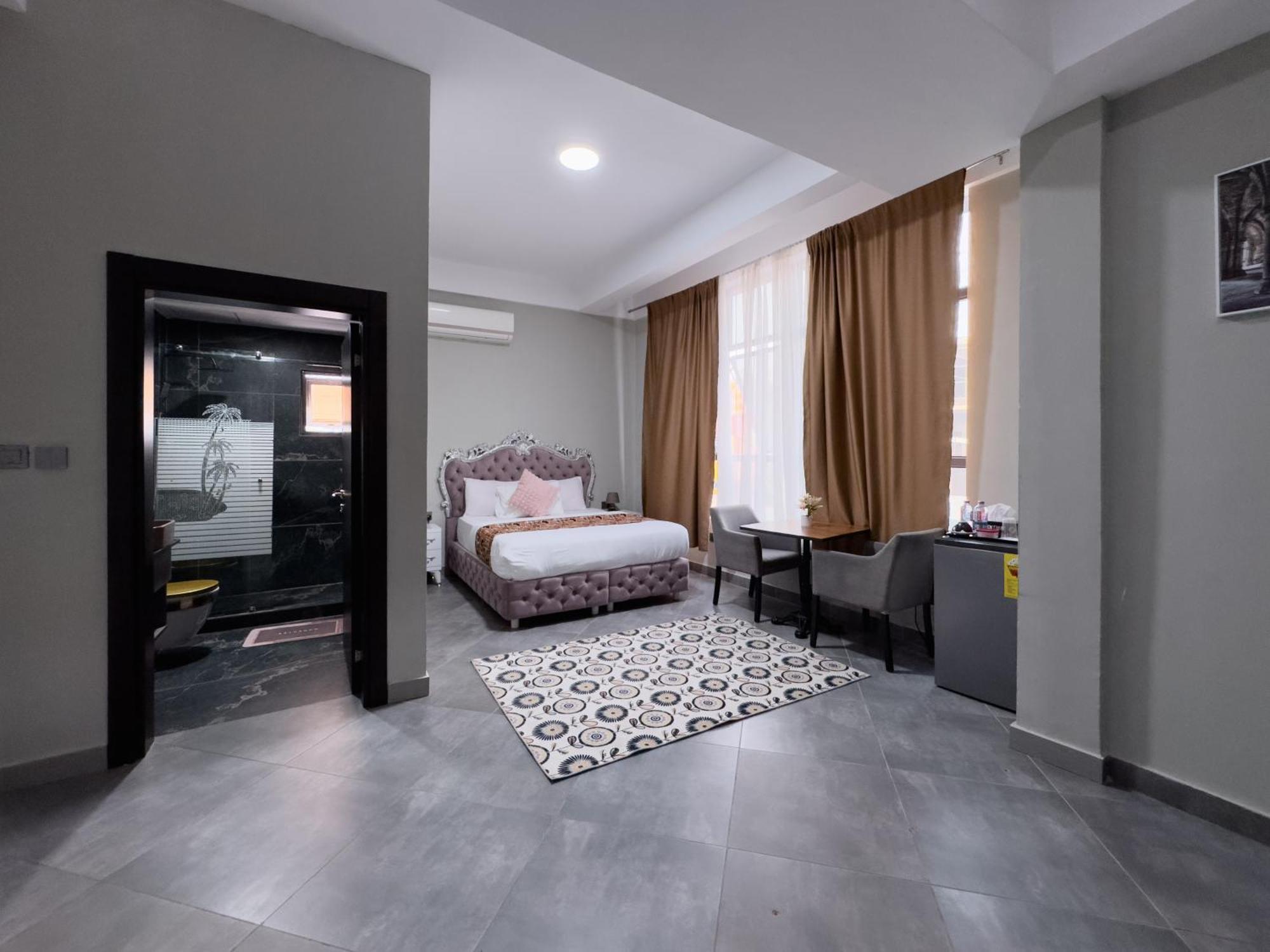 Euro Homes Hotel Accra Extérieur photo
