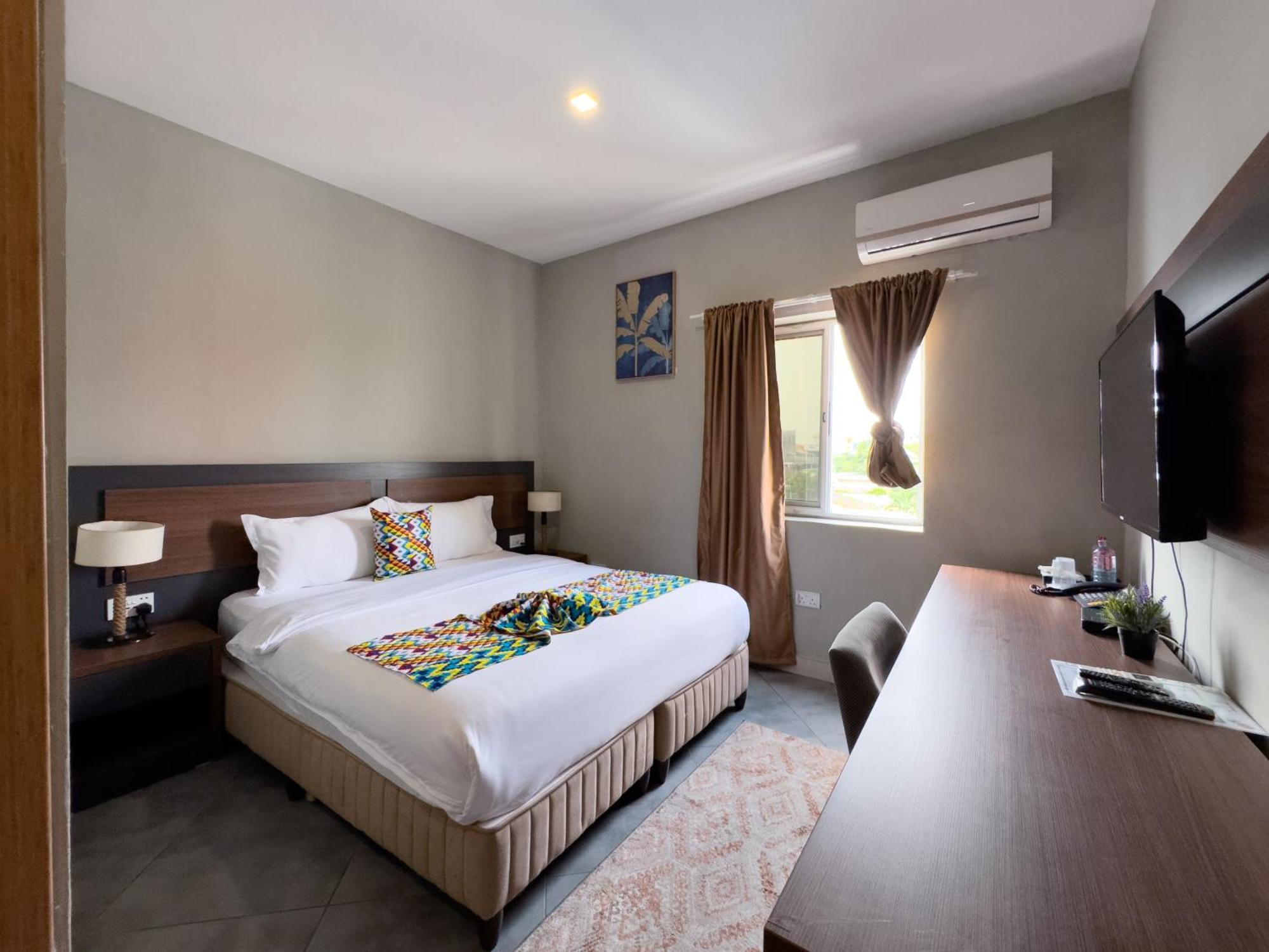 Euro Homes Hotel Accra Extérieur photo