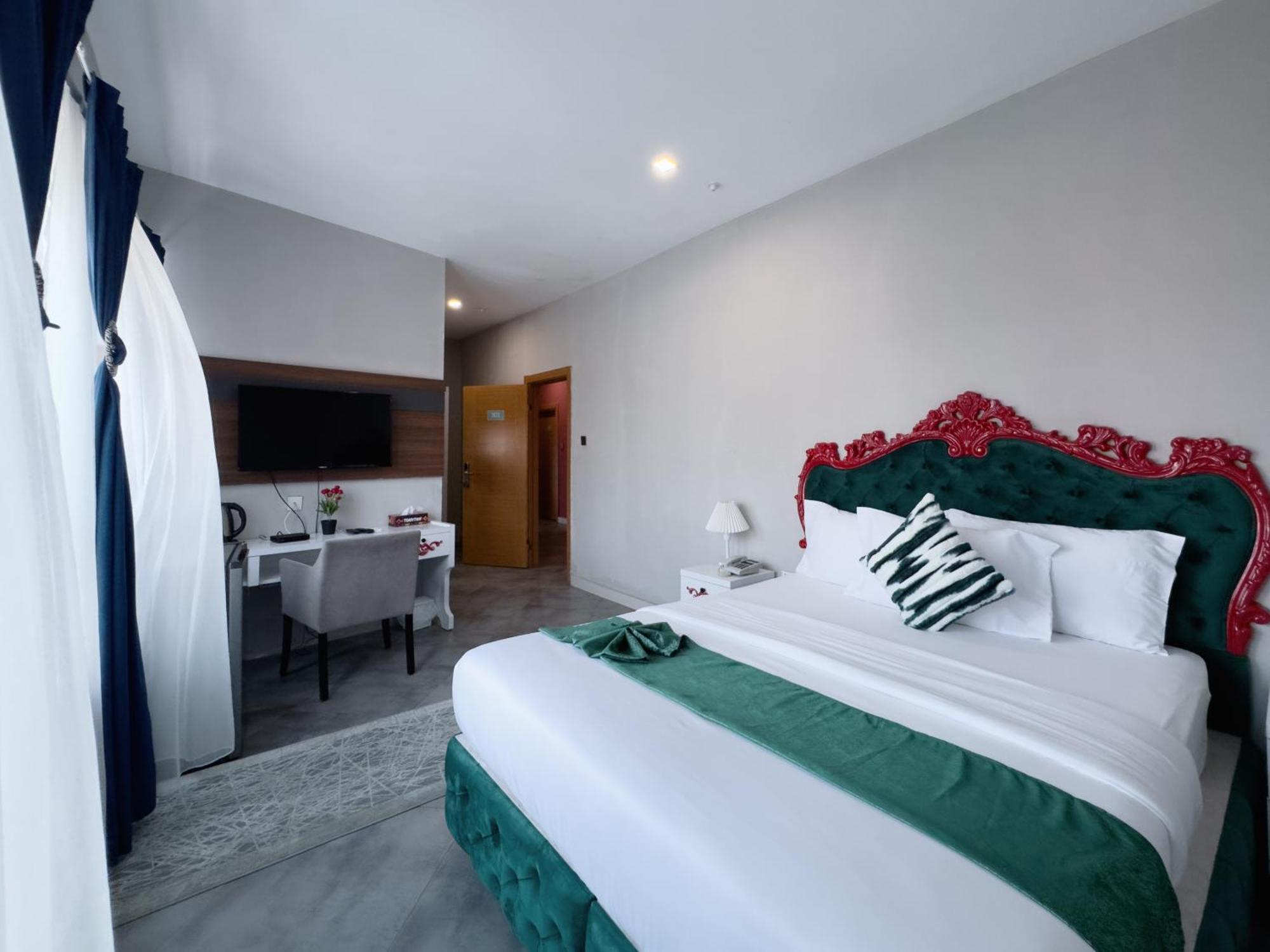Euro Homes Hotel Accra Extérieur photo