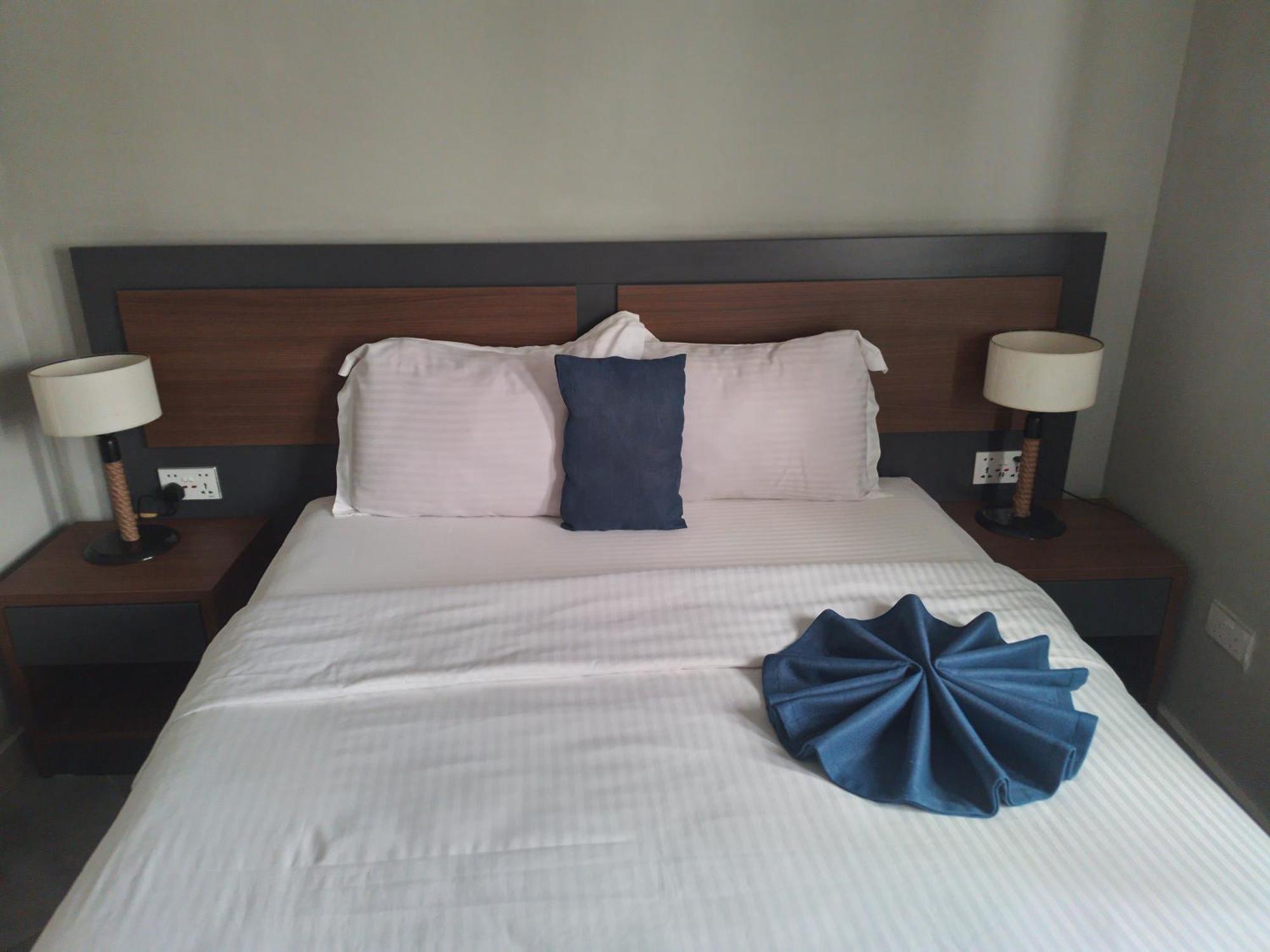 Euro Homes Hotel Accra Extérieur photo