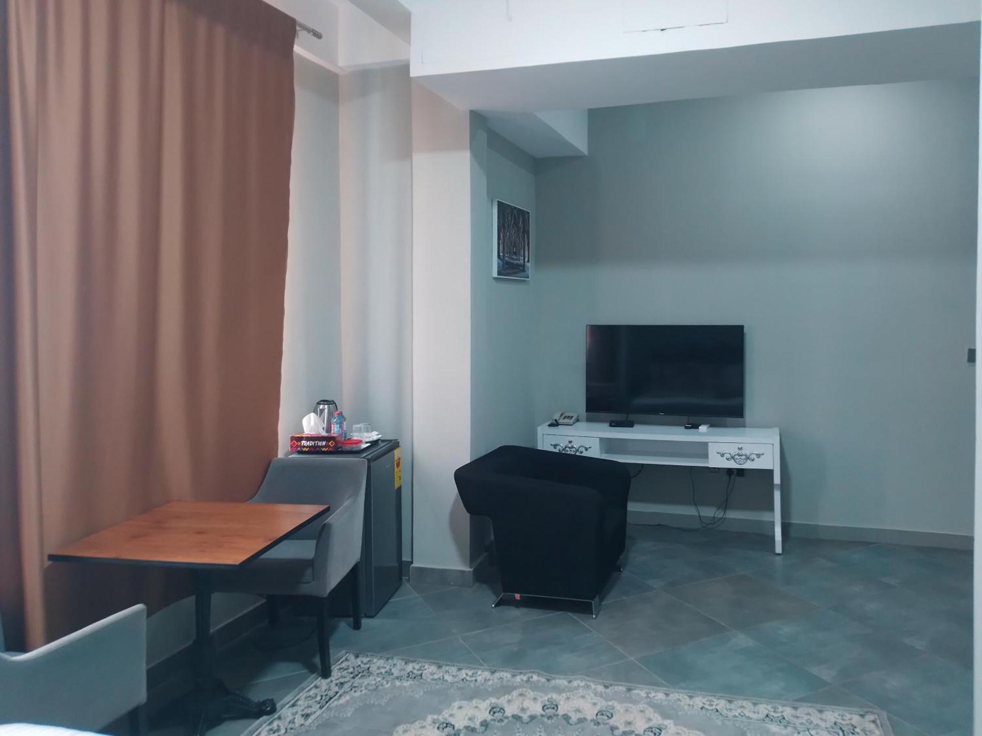 Euro Homes Hotel Accra Extérieur photo