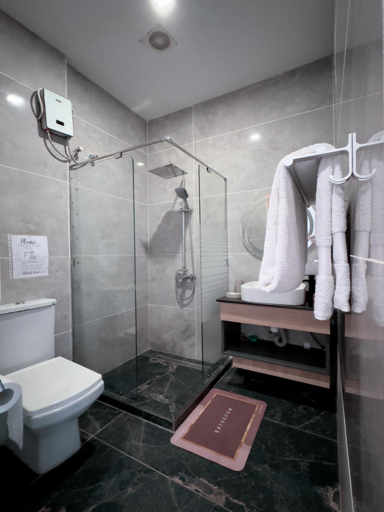 Euro Homes Hotel Accra Extérieur photo