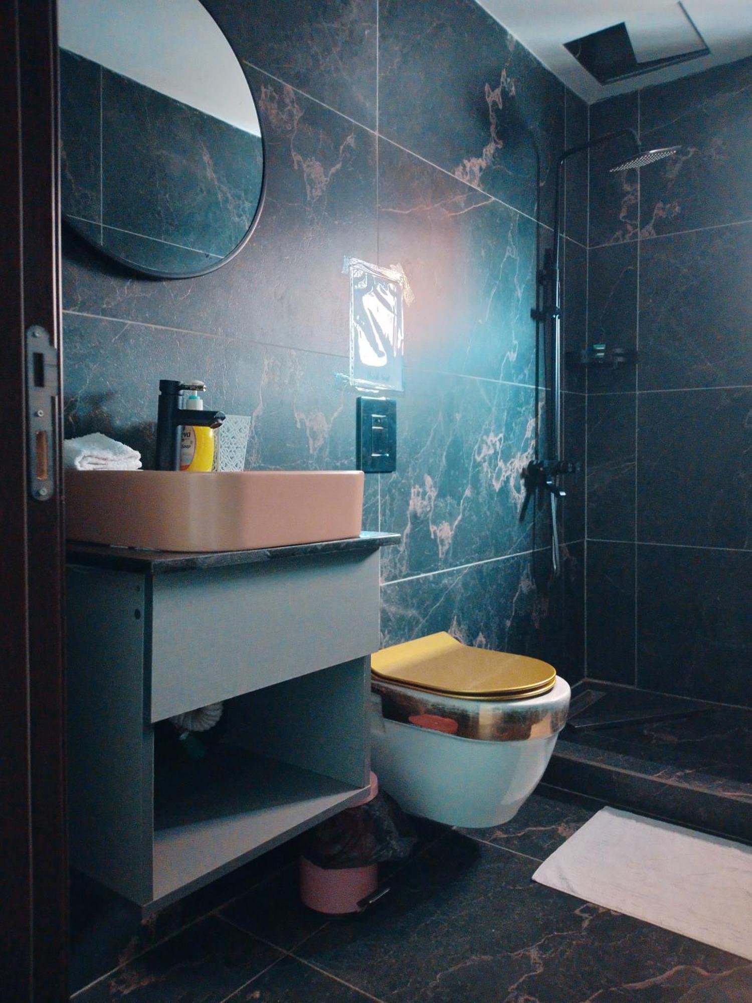 Euro Homes Hotel Accra Extérieur photo