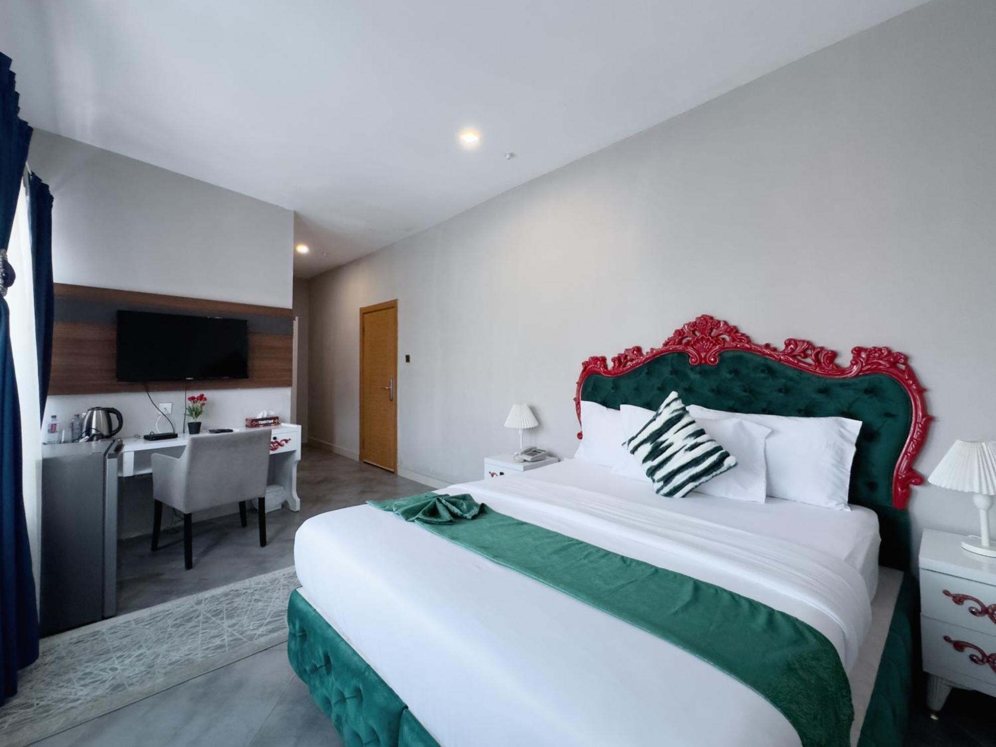 Euro Homes Hotel Accra Extérieur photo